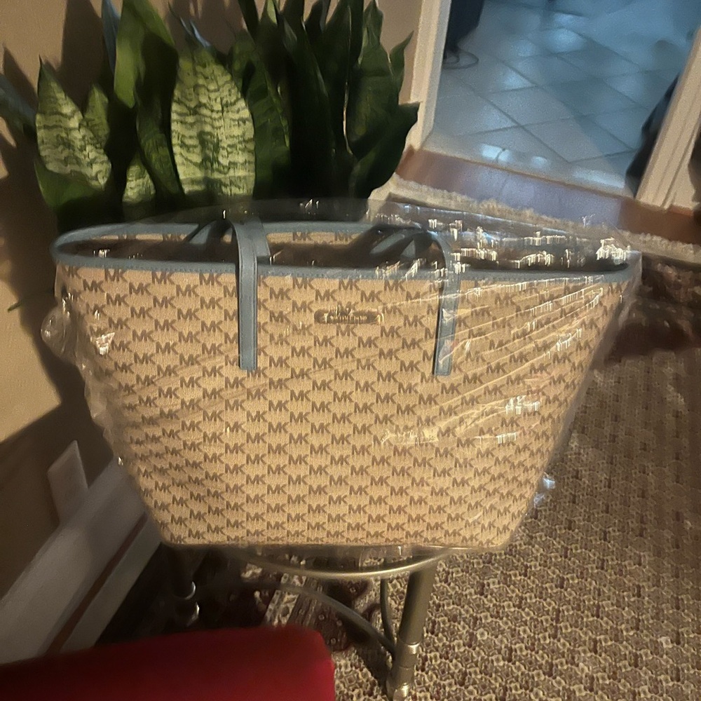 Michael Kors Studio Heritage Signature Emry Zip Top Tote NWOT NEW  Large Bag